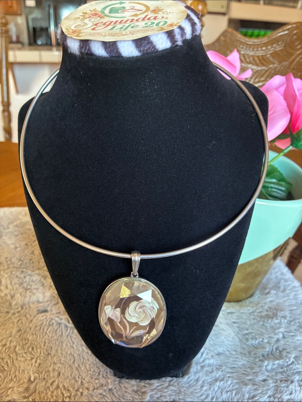 Crystal Rose Pendant Choker Necklace in Silver Tone